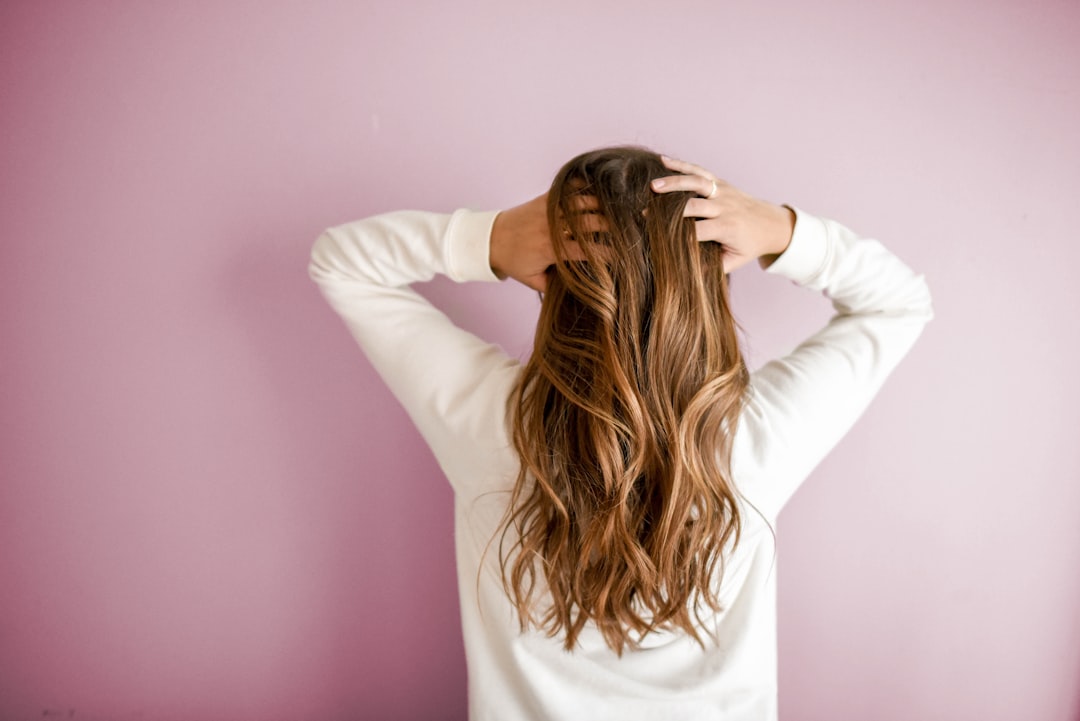Cuidado Capilar Natural: Estimula, Nutre y Fortalece tu Cabello con Romero